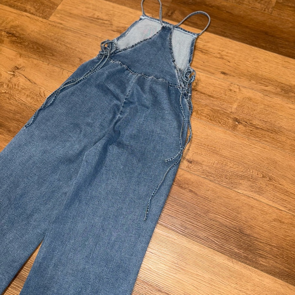 Sleeveless Denim Jumpsuit M Wide Leg Blue Open Back Thin Straps Boho Comfy Chic - Picture 8 of 16